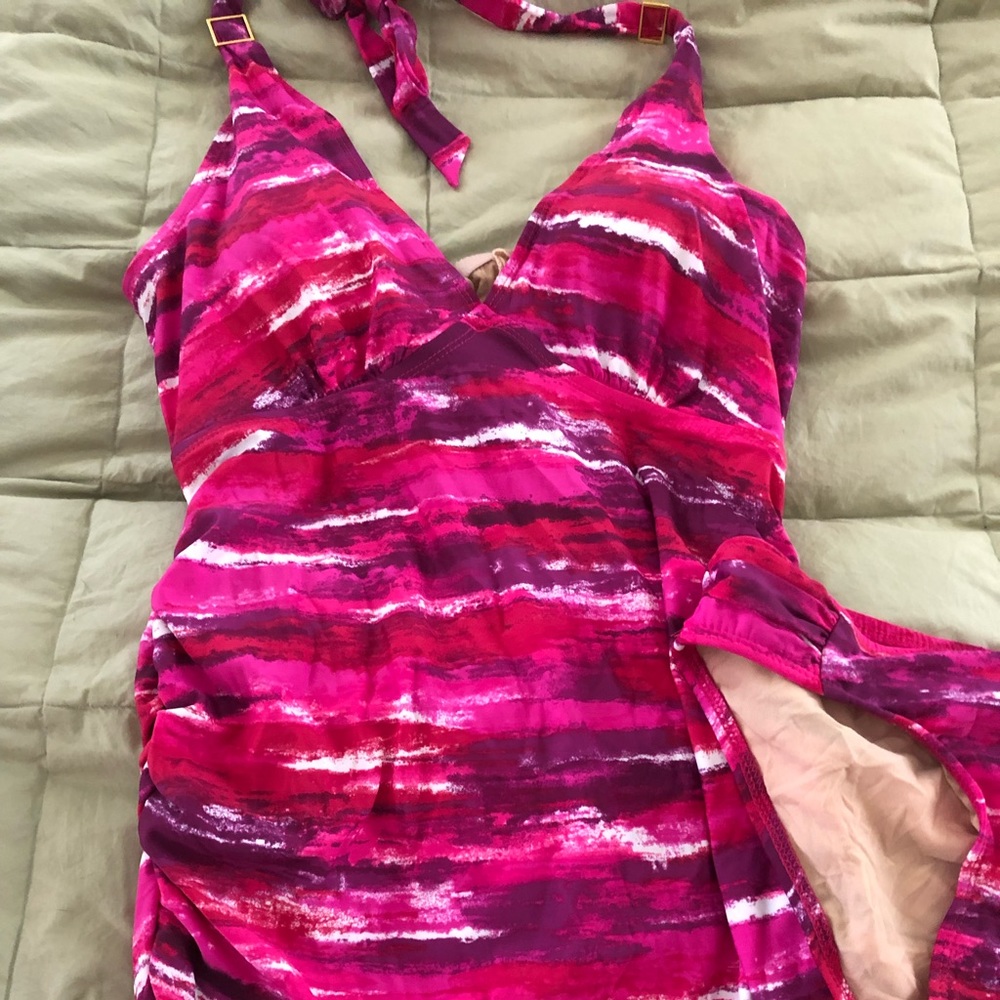 Maternity NWT a pea in the pod maternity swimsuit